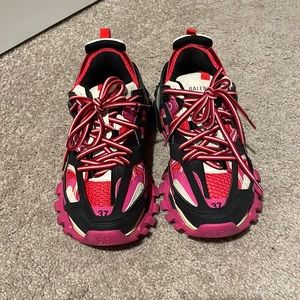 Balenciaga Track Trainers
Pink Red (W)